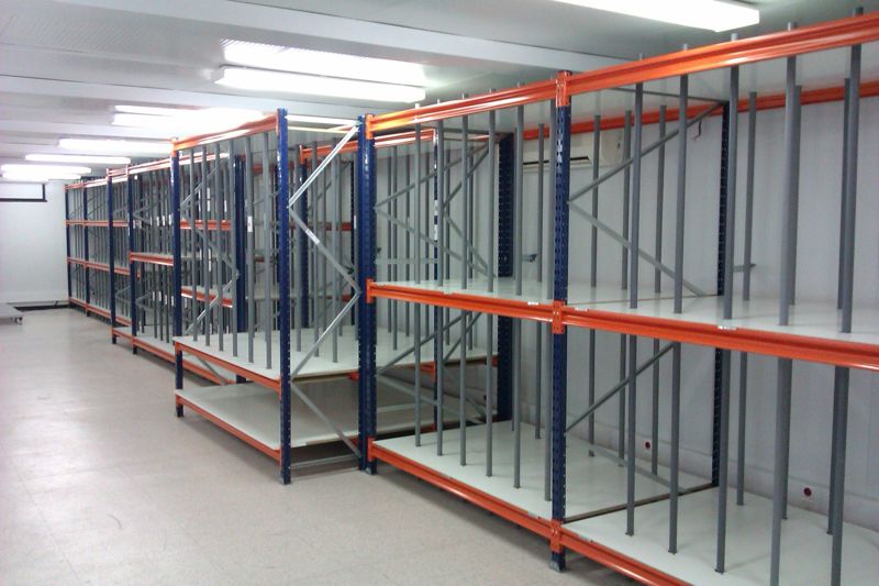 estanterias metalicas de media carga con tablero para cuadros 